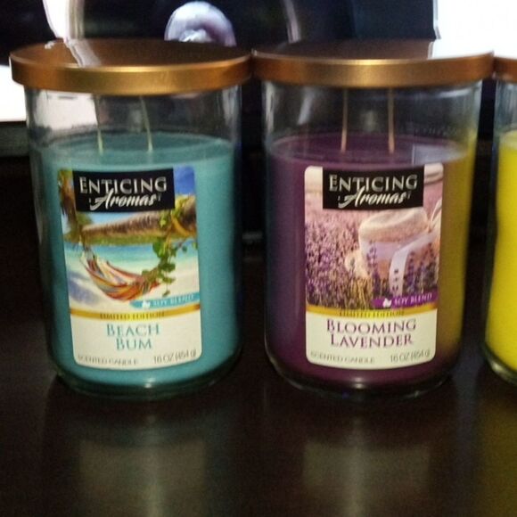 Enticing Aromas Candles - Picture 1 of 4